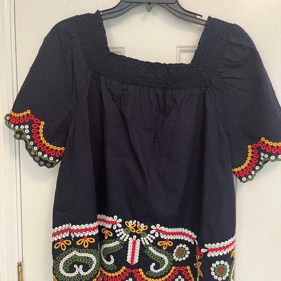 CROWN & IVY Navy Embroidered Top NWOT - Picture 4 of 6